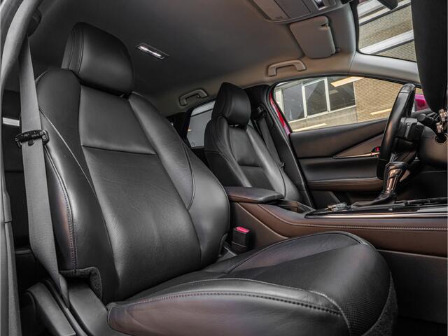 Mazda CX-30 2.0 e-SkyActiv-X M Hybrid Luxury BOSE LEDER TREKHAAK CAMERA DODEHOEK STOEL EN STUURVERW