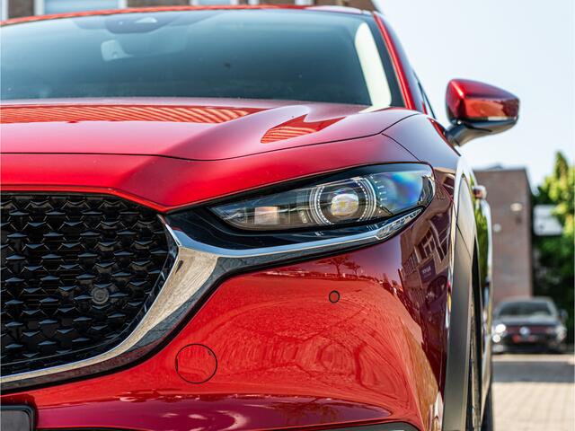 Mazda CX-30 2.0 e-SkyActiv-X M Hybrid Luxury BOSE LEDER TREKHAAK CAMERA DODEHOEK STOEL EN STUURVERW