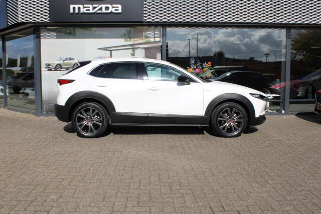 Mazda CX-30 2.0 e-SkyActiv-X 180 M Hybrid100th Anniversary Ed. , Rood Leder, Schuifdak, Bose, 360 Camera, Stoelverwarming, Stuurverwarming, Clima, Adap. Cruise, HUD, LMV 18 Inch, Elektrische klep