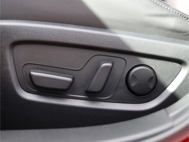 Mazda CX-30 2.0 e-SkyActiv-X M Hybrid AWD Luxury Stoelverwarming | AWD | Schuifkantel dak | Applecarplay | memory seat