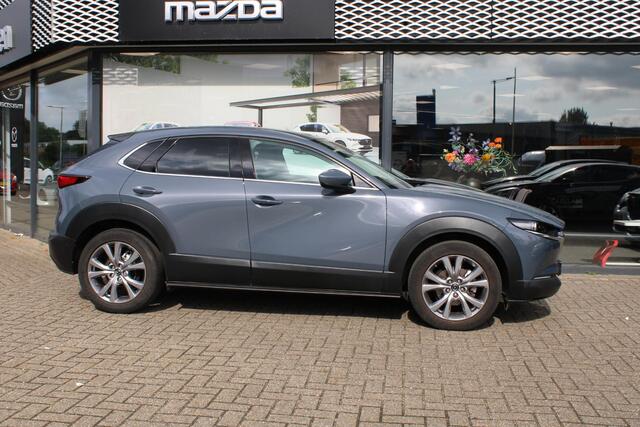 Mazda CX-30 2.0 e-SkyActiv Luxury-Line M 150 Hybrid , Automaat, Trekhaak, I-Activsense Pakket, 360 Camera, Adap.Cruise, Bose, Apple Carplay, Navi, LMV 18 Inch, Stuur/Stoelverwarming