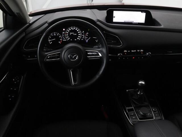 Mazda CX-30 2.0 SkyActive-G Comfort | 18.300km NAP | Trekhaak | Stoel & stuurverwarming | Head-Up | Adaptive cruise | Carplay | Keyless | Full LED