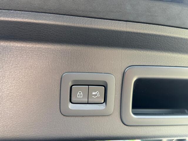 Mazda CX-30 2.0 e-SkyActiv-G M Hybrid Luxury | Apple Carplay | Elektrische Achterklep | BOSE SOUND | Head Up | Camera |