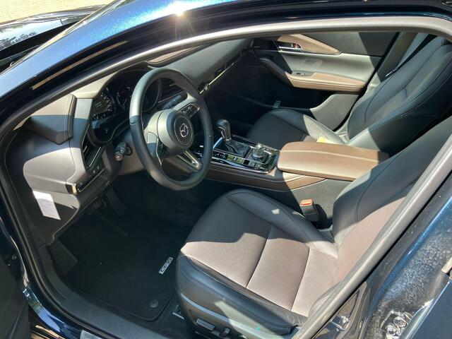 Mazda CX-30 e-SkyActiv-X 186 automaat AWD Exclusive-line met Black Comfort Pack/Driver Assistance & Sound Pack/Design Pack en Sunroof *Trekhaak* *Dealeronderhouden*