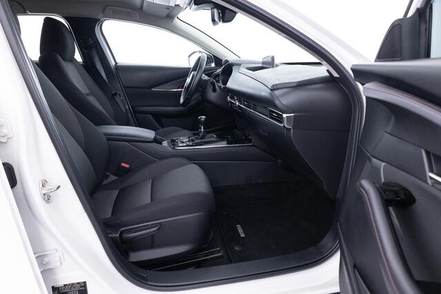 Mazda CX-30 2.0 e-SkyActiv-X M Hybrid Homura | TREKHAAK | APPLE CARPLAY | ACHTERUITRIJCAMERA | PARKEERSENSOREN | 18 INCH LM | ALL SEASON BANDEN | DODEHOEK DETECTIE | NED AUTO |