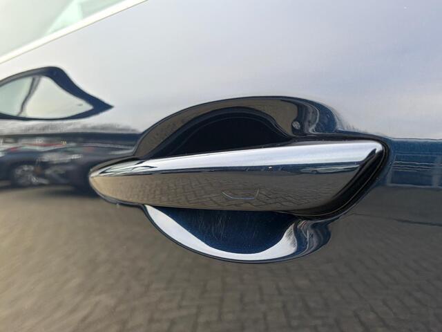 Mazda CX-30 2.0 e-SkyActiv-X M Hybrid Luxury | Automaat | Trekhaak | Leder | 360 Camera |Sunroof | Rijklaarprijs!!