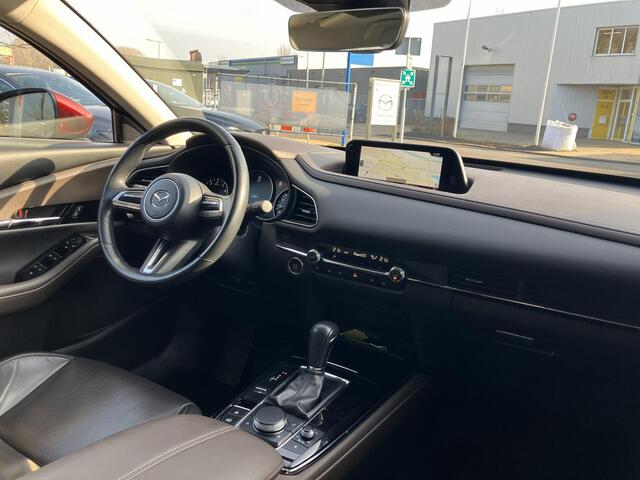 Mazda CX-30 2.0 e-SkyActiv-X M Hybrid Luxury Automaat, Trekhaak, i-Activesense Pack, schuif-/kanteldak, Leder, Adap.Cruise, Navi, Clima, Bose, 360 Camera, Stoel/Stuurverwarming, Apple Carplay, Android Auto, PDC, LKA, HUD