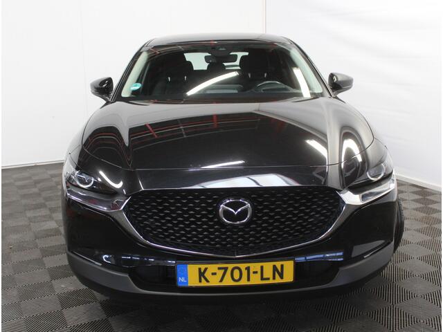 Mazda CX-30 2.0 e-SkyActiv-X M Hybrid Comfort CAMERA | CARPLAY | ADAPCRUISE | LMV18 | AFNTRHAAK | STOEL/STUURVERW | LED | PDC | DAB | CLIMATE | HEAD-UP