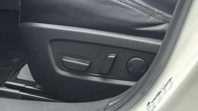 Mazda CX-30 2.0 e-SkyActiv-X M Hybrid Comfort | NAP | Automaat | Dealeronderhouden | Leder | HUD | Carplay | Stoel & Stuurverwarming | ACC | Trekhaak