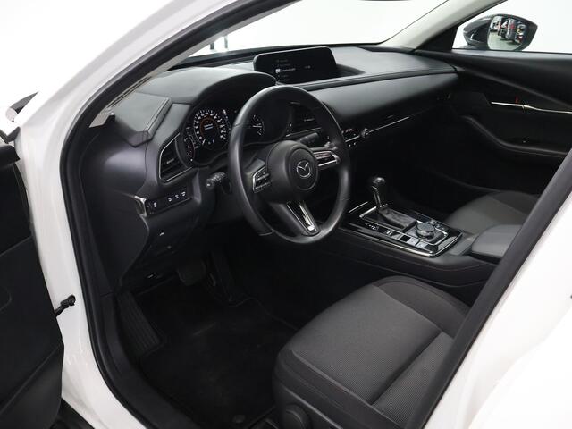 Mazda CX-30 2.0 e-SkyActiv-G M Hybrid Sportive | Trekhaak | Dodehoekdetectie | HUD | Apple Carplay/Android Auto | Elektrisch bedienbare achterklep | Stoelverwarming | Lane Assist |