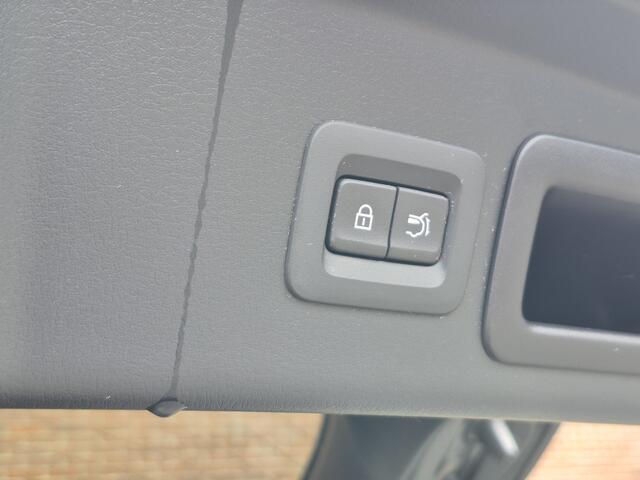 Mazda CX-30 2.0 e-SkyActiv-X 186 M Hybrid Luxury | AUTOMAAT | LEDER | BOSE | APPLE CARPLAY