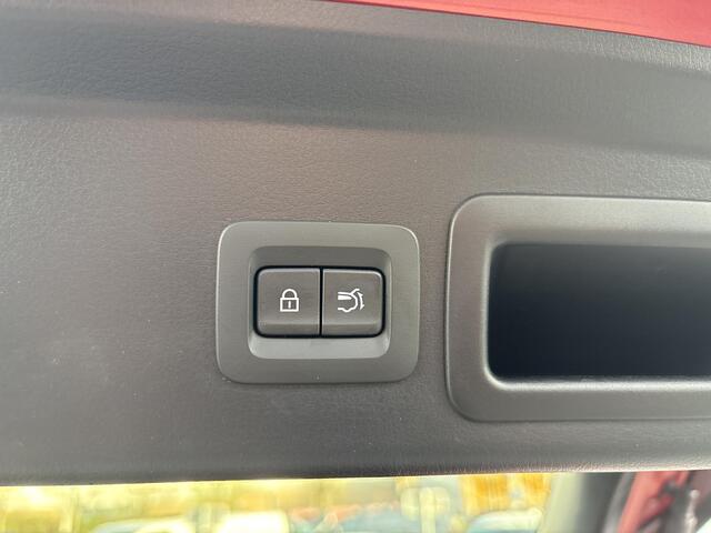 Mazda CX-30 2.0 e-SkyActiv-X M Hybrid Luxury 1e Eigenaar / Trekhaak / Dealer Onderhouden