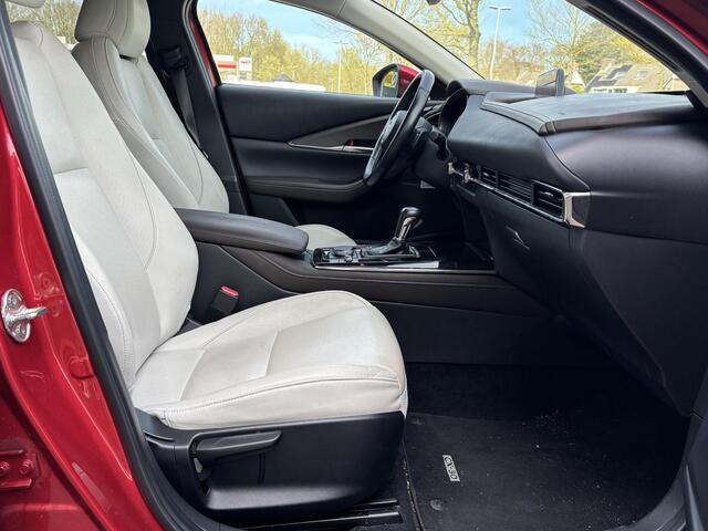 Mazda CX-30 2.0 e-SkyActiv-X M Hybrid Luxury 1e Eig., NL-Auto, Dealer Ondh, Automaat, Navigatie, Apple Carplay/ Android Auto, Head-up Cruise Controle Ad., Bose, Leer, Stoelverw., Stuur verw.