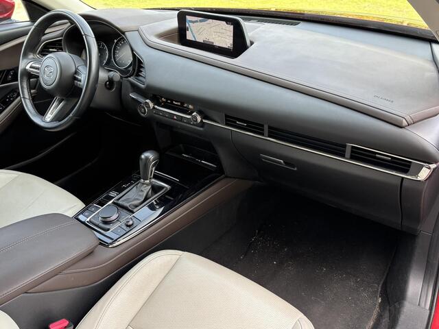 Mazda CX-30 2.0 e-SkyActiv-X M Hybrid Luxury 1e Eig., NL-Auto, Dealer Ondh, Automaat, Navigatie, Apple Carplay/ Android Auto, Head-up Cruise Controle Ad., Bose, Leer, Stoelverw., Stuur verw.