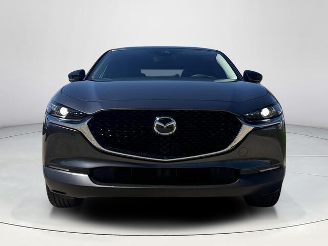 Mazda CX-30 2.0 e-SkyActiv-X M Hybrid Homura | Dodehoeksensoren | Draadloze Applecarplay en Android Auto | Adaptieve Cruise Control | Automaat | 18inch zwarte velgen | Achteruitrijcamera | Elektrische achterklep |