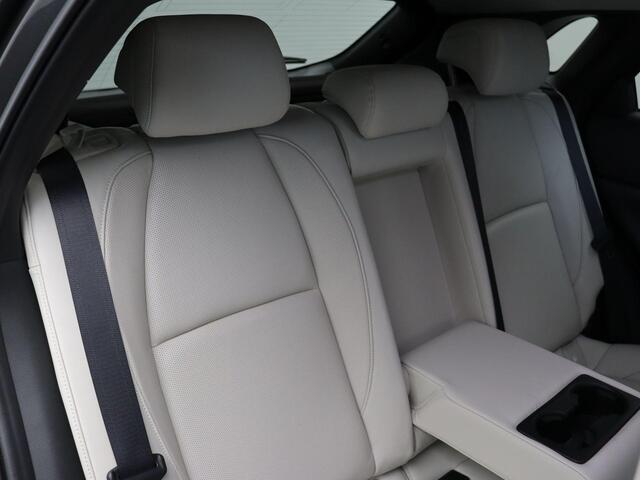 Mazda CX-30 2.0 e-SkyActiv-X M Hybrid Luxury | Trekhaak | Head-up display | elektrische verstelbare stoelen | Stoel-stuurverwarming