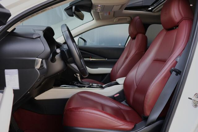 Mazda CX-30 2.0 e-SkyActiv-X M Hybrid 100th Anniversary Automaat | 180pk | 360 camera | HUD | Keyless | Leer | Schuif / Kanteldak | Adaptieve Cruise | Stoelverwarming | Stuurverwarming | Luxury