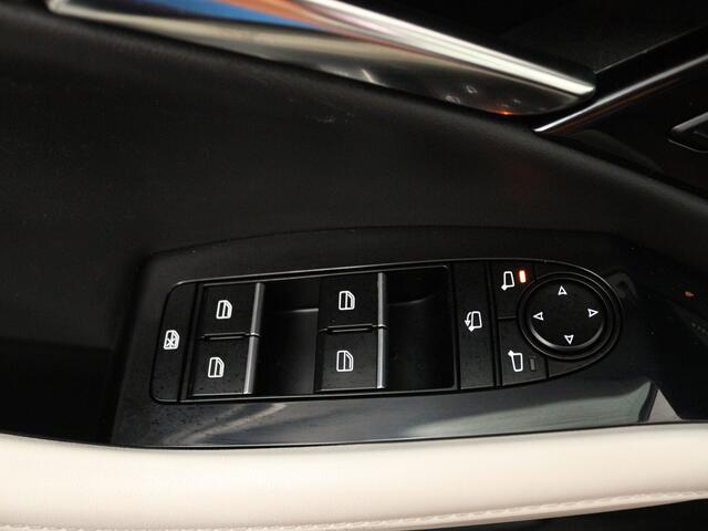 Mazda CX-30 2.0 e-SkyActiv-X M Hybrid 100th Anniversary | Leder | Sunroof | Uniek interieur