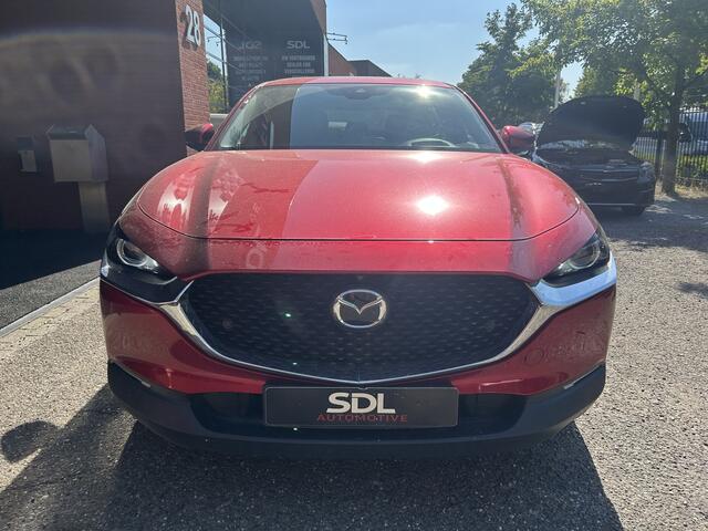 Mazda CX-30 2.0 e-SkyActiv-X M Hybrid Luxury 180 PK!! // NAVI // LEDER // SCHUIFKANTELDAK // TREKHAAK // CAMERA // MEMORY SEATS // BOSE AUDIO