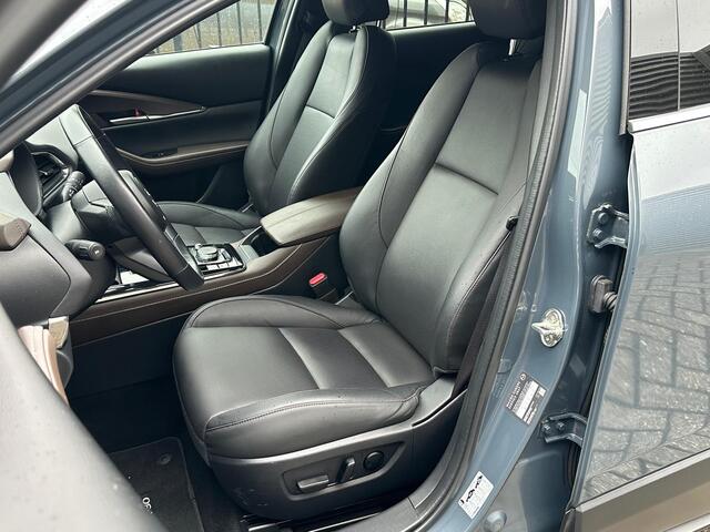 Mazda CX-30 2.0 e-SkyActiv-G M Hybrid LUXURY | NAVI 360 CAMERA |ELECTRISCHE KLEP | LEDER INTERIEUR MET STOEL GEHEUGEN | HEAD-UP | LMV 18'' |