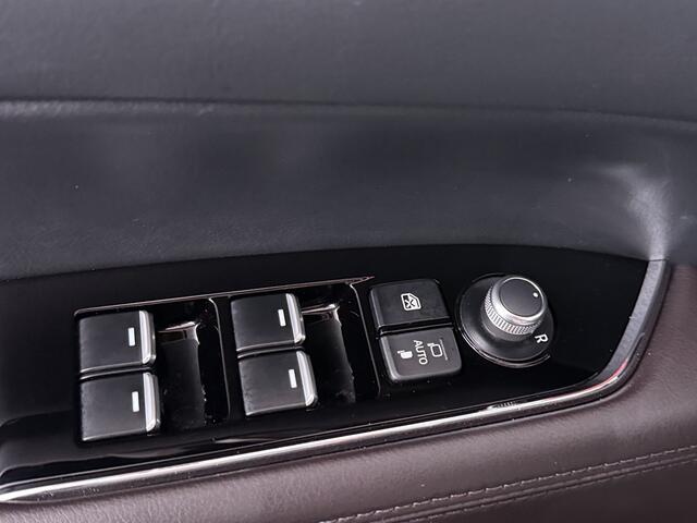 Mazda CX-5 2.0 e-SkyActiv-G M Hybrid 165 Takumi | Elektrisch glazen schuif-/kanteldak | Trekhaak | WORDT VERWACHT Locatie Mazda RIJEN Adres: Parallelweg 49, 5121 LD Rijen