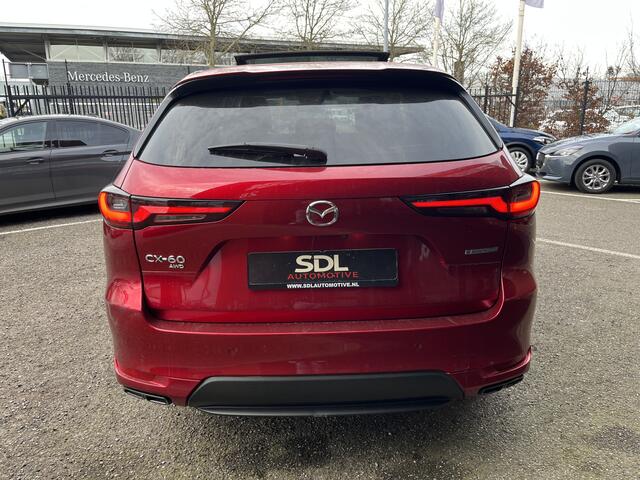 Mazda CX-60 2.5 e-SkyActiv PHEV Homura // LEDER+ELEK. STOELEN // HUD DISPLAY // BOSE // ELEK. KLEP // WEGKLAPBARE TREKHAAK // SCHUIF-KANTELDAK //