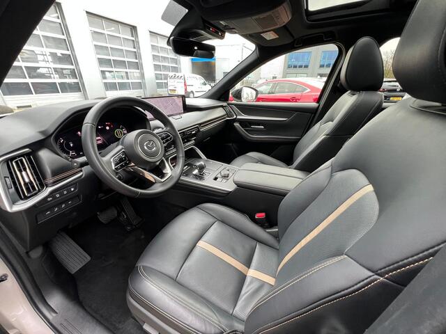 Mazda CX-60 2.5 e-SkyActiv PHEV Homura Plus AUTOMAAT | PLUG-IN HYBRID | MEEST LUXE UITVOERING | PANORAMADAK | 2500kg TREKGEWICHT | AWD | 327pk | 6JR GARANTIE 5/2031 |