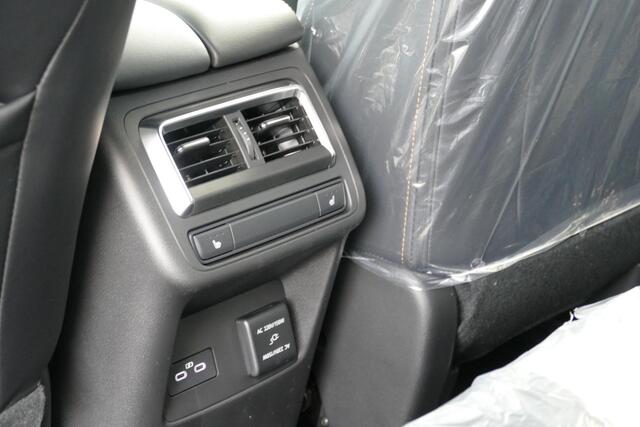 Mazda CX-60 2.5 e-SkyActiv PHEV Homura Business Edition | Voorraad auto | Snel rijden | Foto's ter illustratie |