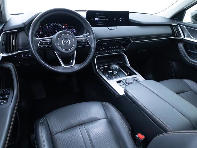Mazda CX-60 2.5 e-SkyActiv PHEV Takumi | Panoramadak | Elec. trekhaak | Navigatie | 360 Camera | Elec. achterklep | Stoel- & stuurverw. | BOSE audio, Draadloze telefoonlader