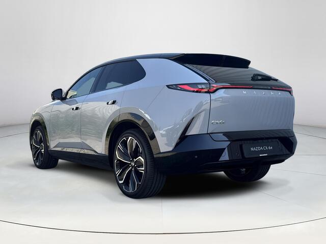Mazda CX-6e Takumi 78 kWh | Nu met gratis trekhaak! | Stoelverwarming/Verkoeling | Stuurverwarming | 360* Camera | 50" Infotainment-scherm | Elektrische Achterklep |