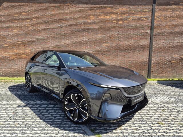 Mazda CX-6e Takumi Plus 78 kWh NAVI | APPLE CARPLAY | 26 INCH INFOTAINMENT SCHERM | RONDOMZICHT CAMERA | 21 INCHLMV | PANORAMADAK LEVERING 2026 (PROFITEER DIT JAAR NOG VAN DE 18 % BIJTELLING)