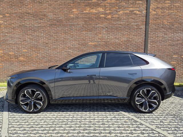 Mazda CX-6e Takumi Plus 78 kWh NAVI | APPLE CARPLAY | 26 INCH INFOTAINMENT SCHERM | RONDOMZICHT CAMERA | 21 INCHLMV | PANORAMADAK LEVERING 2026 (PROFITEER DIT JAAR NOG VAN DE 18 % BIJTELLING)