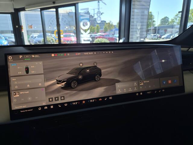 Mazda CX-6e Takumi Plus 78 kWh NAVI | APPLE CARPLAY | 26 INCH INFOTAINMENT SCHERM | RONDOMZICHT CAMERA | 21 INCHLMV | PANORAMADAK LEVERING 2026 (PROFITEER DIT JAAR NOG VAN DE 18 % BIJTELLING)