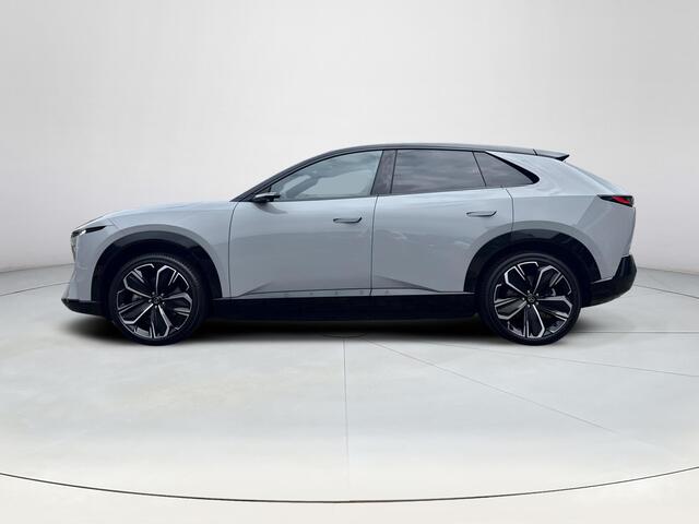 Mazda CX-6e Takumi Plus 78 kWh | NU LEVERBAAR | Digitale Zijspiegels | 21" Velgen | Panorama Dak | Digitale Binnenspiegel | Stoelverwarming/Verkoeling 1e & 2e Zitrij | Stuurverwarming |