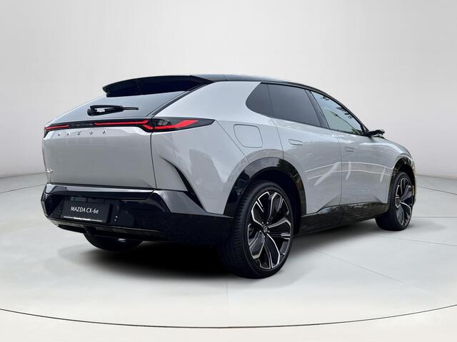 Mazda CX-6e Takumi Plus 78 kWh | NU LEVERBAAR | Digitale Zijspiegels | 21" Velgen | Panorama Dak | Digitale Binnenspiegel | Stoelverwarming/Verkoeling 1e & 2e Zitrij | Stuurverwarming |