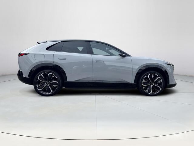 Mazda CX-6e Takumi Plus 78 kWh | NU LEVERBAAR | Digitale Zijspiegels | 21" Velgen | Panorama Dak | Digitale Binnenspiegel | Stoelverwarming/Verkoeling 1e & 2e Zitrij | Stuurverwarming |