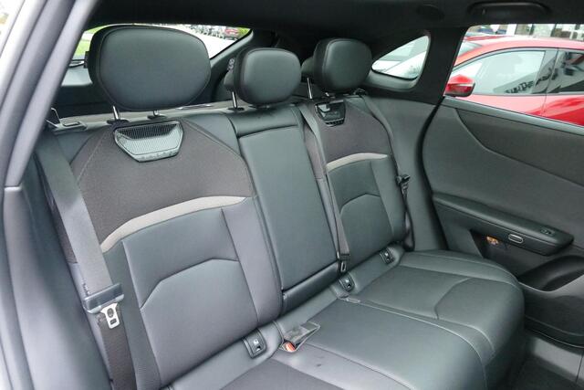 Mazda CX-6e Takumi Business Edition 78 kWh | Voorraad | Gratis trekhaak twv €1695,- l