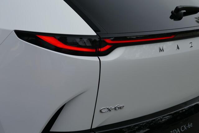 Mazda CX-6e Takumi Business Edition 78 kWh | Voorraad | Gratis trekhaak twv €1695,- l