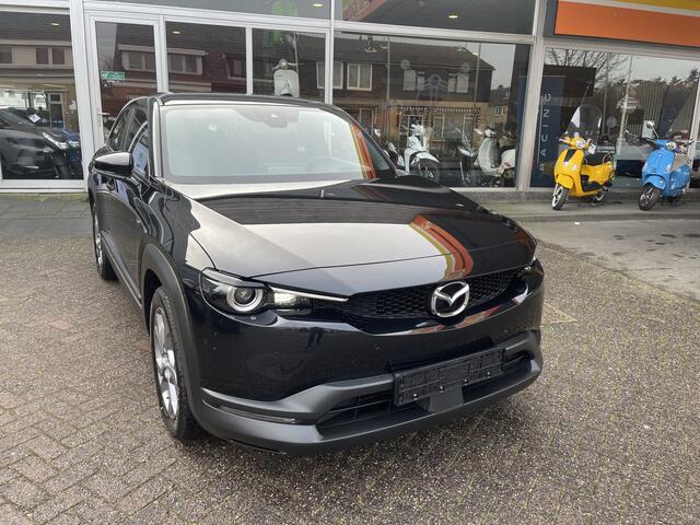 Mazda MX-30 E-Skyactiv EV 145 Exclusive-line Head up display/Navi/Dode hoek sensor.