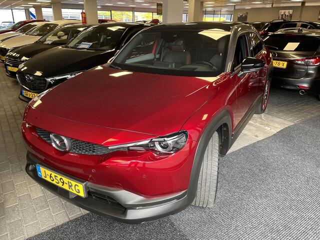 Mazda MX-30 e-SkyActiv 145 First Edition 36 kWh , Automaat, Navi, Adap.Cruise, Clima, Camera, PDC, HUD, Industrieel interieur, Stoelverwarming, LMV 18 Inch