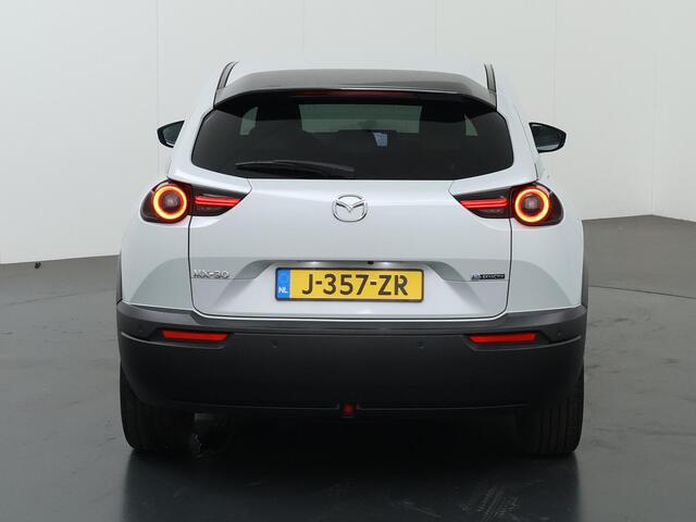 Mazda MX-30 e-SkyActiv 145 First Edition 36 kWh | Navigatie | Parkeercamera | Stoelverwarming | Keyless Go |
