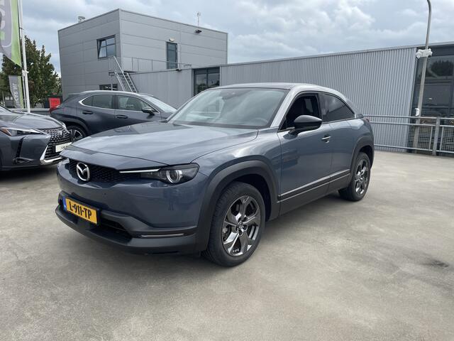 Mazda MX-30 e-SkyActiv 145 First Edition 36 kWh | Achteruitrijcamera | Adaptieve cruise control | Head-up Display | Verwarmde voorstoelen | Meer foto's volgen!