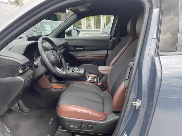 Mazda MX-30 e-SkyActiv 145 First Edition 36 kWh | Achteruitrijcamera | Adaptieve cruise control | Head-up Display | Verwarmde voorstoelen | Meer foto's volgen!