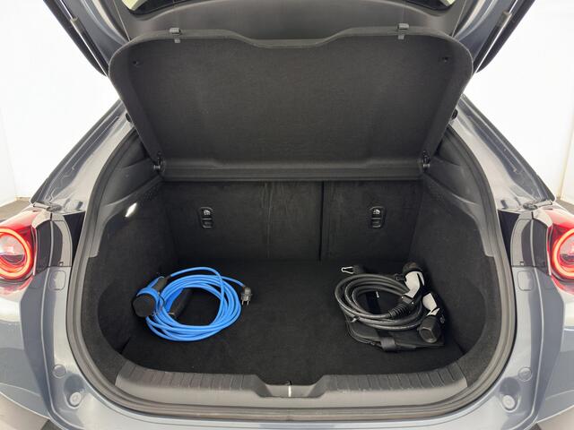 Mazda MX-30 e-SkyActiv 145 First Edition 36 kWh {SOH-92%} (INCL-BTW) *LEATHER-MICROFIBRE | FULL-LED | NAVI-FULLMAP | CCS-FASTLOADER | KEYLESS | BLIND-SPOT | ADAPT.-CRUISE | HEAD-UP | CAMERA | DIGI-COCKPIT | MEMORY-PACK | SHIFT-PADDLES | ...