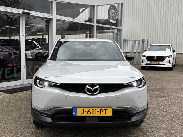Mazda MX-30 e-SkyActiv 145 First Edition 36 kWh 1e Eig., NL-Auto, Navigatie Apple Carplay/ Android Auto, A. Rij-Camera, Add. Cruise, Parkeerhulp vóór, Head-up, Stoel verw.