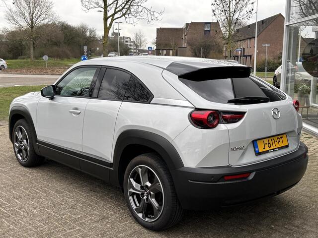 Mazda MX-30 e-SkyActiv 145 First Edition 36 kWh 1e Eig., NL-Auto, Navigatie Apple Carplay/ Android Auto, A. Rij-Camera, Add. Cruise, Parkeerhulp vóór, Head-up, Stoel verw.