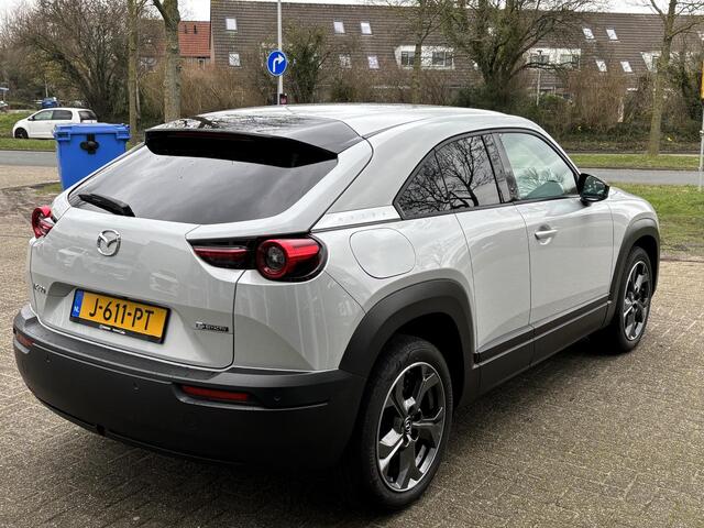 Mazda MX-30 e-SkyActiv 145 First Edition 36 kWh 1e Eig., NL-Auto, Navigatie Apple Carplay/ Android Auto, A. Rij-Camera, Add. Cruise, Parkeerhulp vóór, Head-up, Stoel verw.