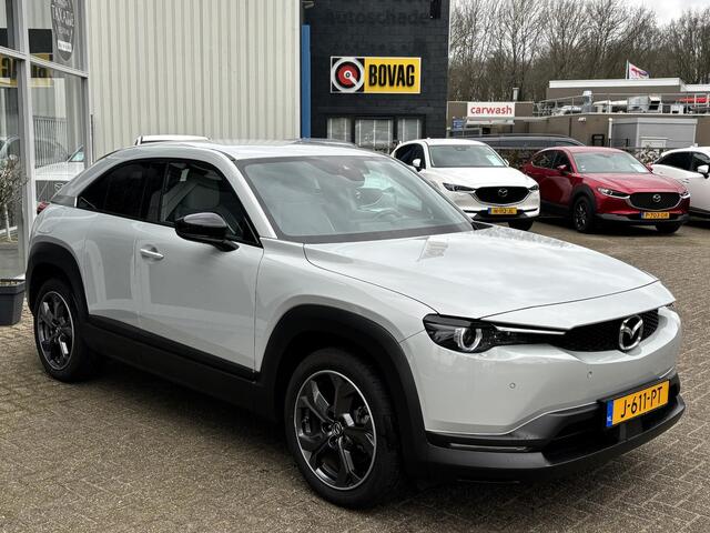 Mazda MX-30 e-SkyActiv 145 First Edition 36 kWh 1e Eig., NL-Auto, Navigatie Apple Carplay/ Android Auto, A. Rij-Camera, Add. Cruise, Parkeerhulp vóór, Head-up, Stoel verw.