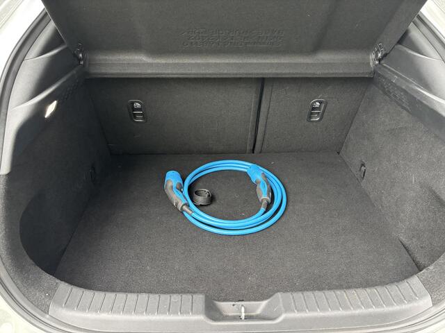 Mazda MX-30 e-SkyActiv 145 First Edition 36 kWh 1e Eig., NL-Auto, Navigatie Apple Carplay/ Android Auto, A. Rij-Camera, Add. Cruise, Parkeerhulp vóór, Head-up, Stoel verw.