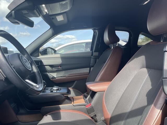 Mazda MX-30 e-SkyActiv EV 145 Advantage 36 kWh , Automaat, Camera, Adap.Cruise, Clima, Navi, Stoelverwarming, Apple Carplay, Android Auto, LMV 18 Inch, PDC, LKA,